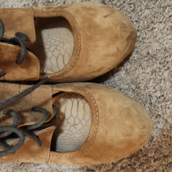 Designer Wedge Booties - Picture 9 of 11